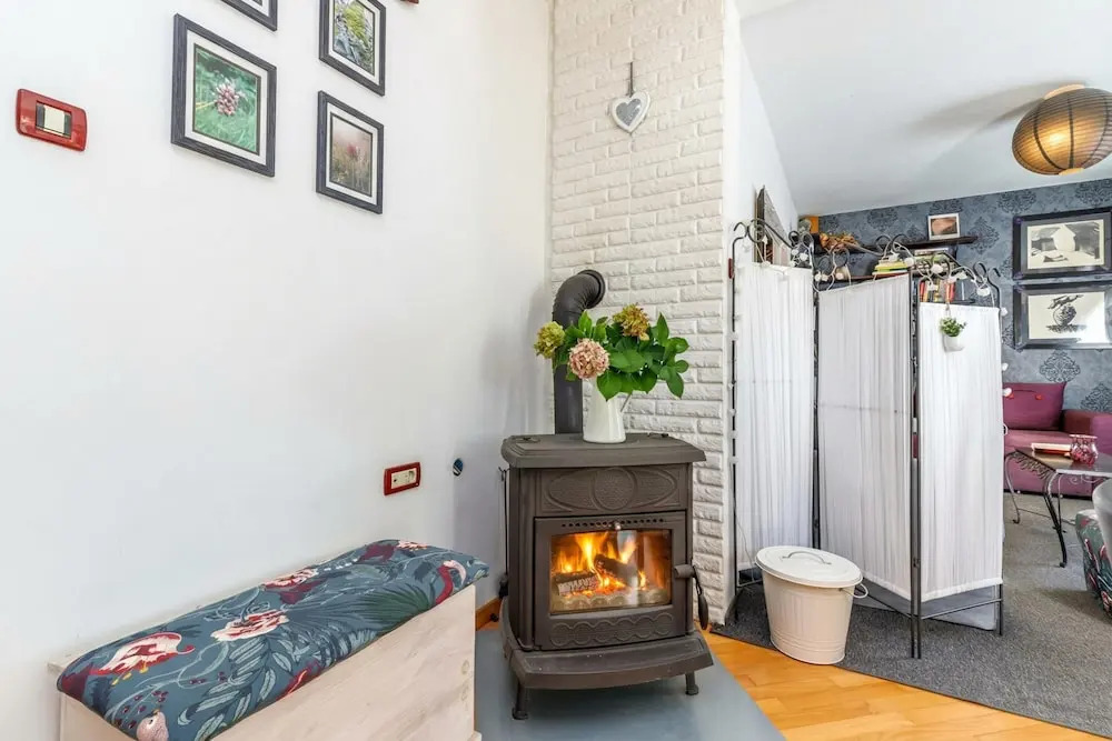 Cozy Home with Private Garden - Happy Rentals