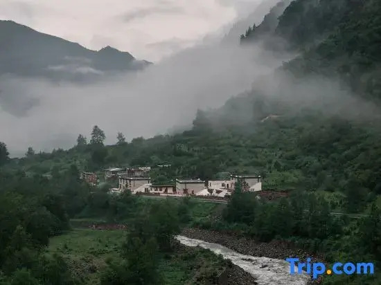 Siguniang Mountain Nation Park Hotel（The most popular and convenient hotel for overseas guests）