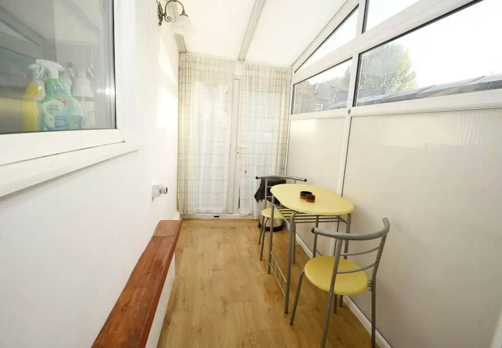 Fine 3-bed House in Manchester for up to 6 People