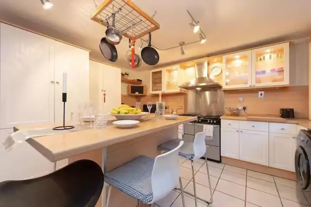 3bedroom Sleeps8 Parking Familyfriendly Nearexcel