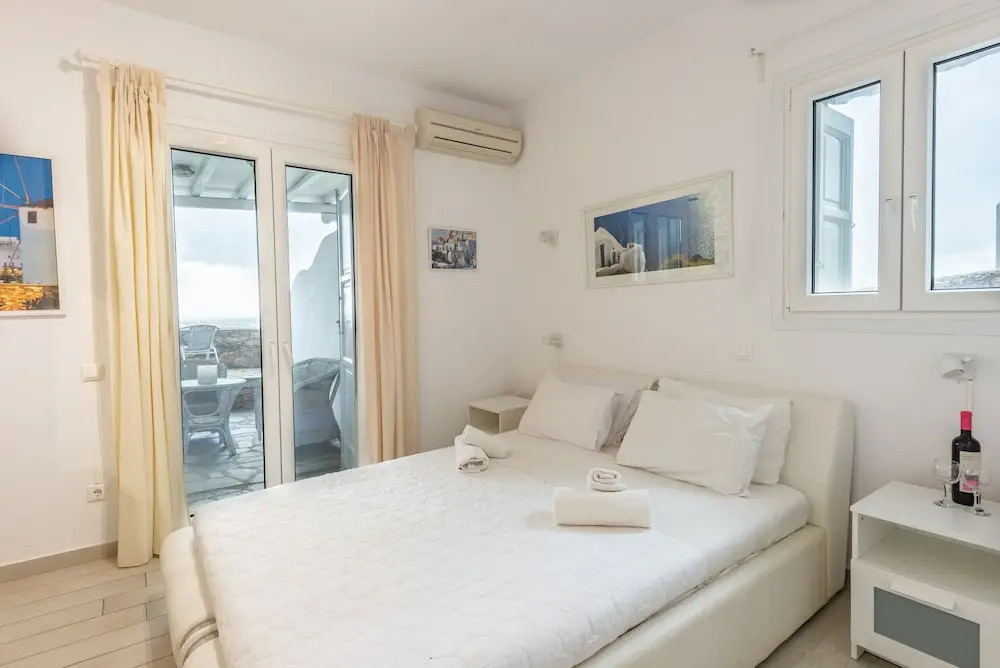 Maroulinas View Studios & Apartments