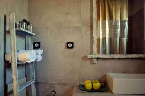 Ammos Luxury Suites