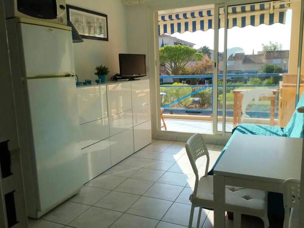 Apartment with 2 Bedrooms in Le Lavandou, with Shared Pool, Enclosed Garden And Wifi - 350 M From the Beach
