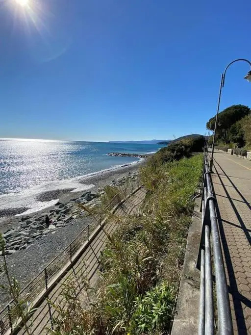 Appartamento con terrazza vista mare a 50 mt