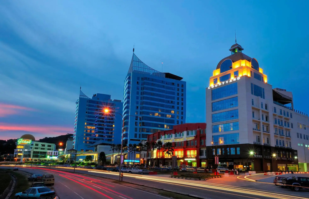 Courtyard Hotel 1Borneo