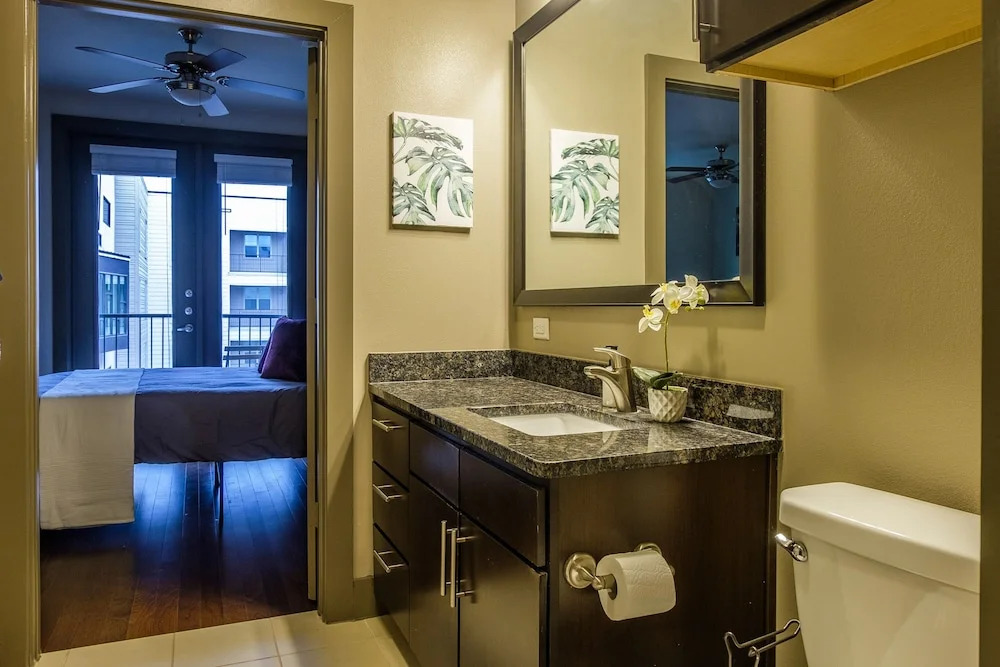 FRONTDESK 5755 Hermann Park Apts Downtown Houston