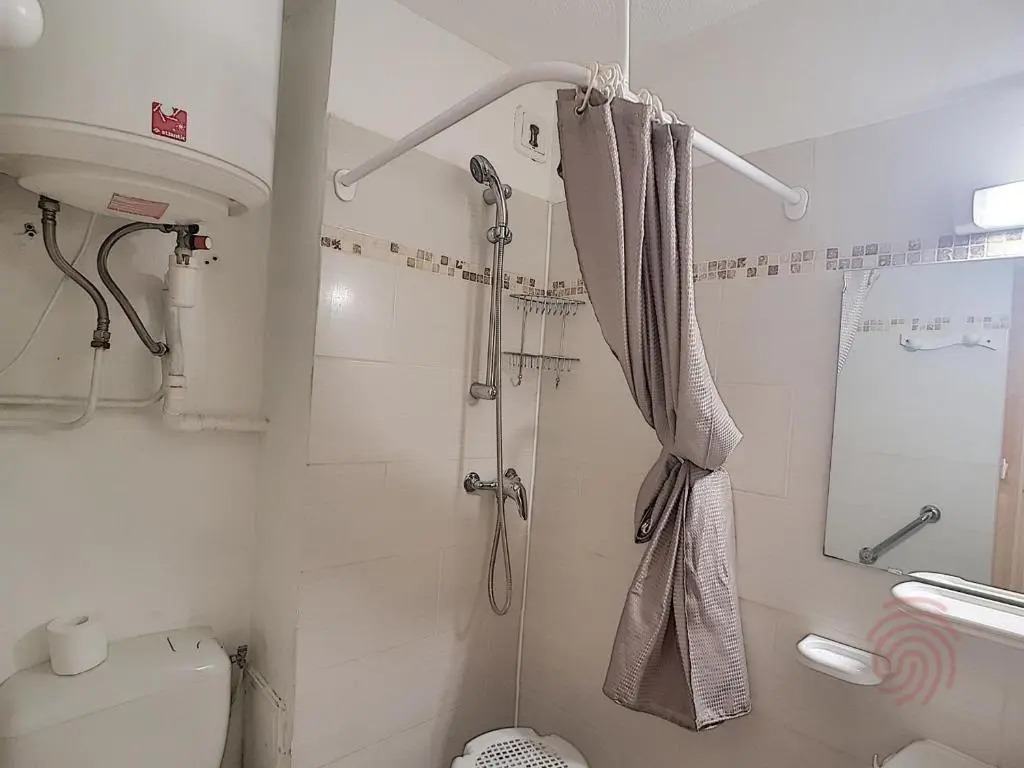Appartement Lamalou-les-Bains, 1 pièce, 2 personnes - FR-1-451-89