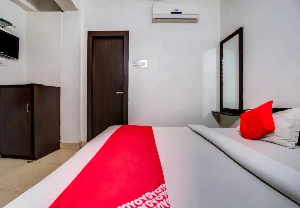 Sekhar's Rest House By OYO Rooms