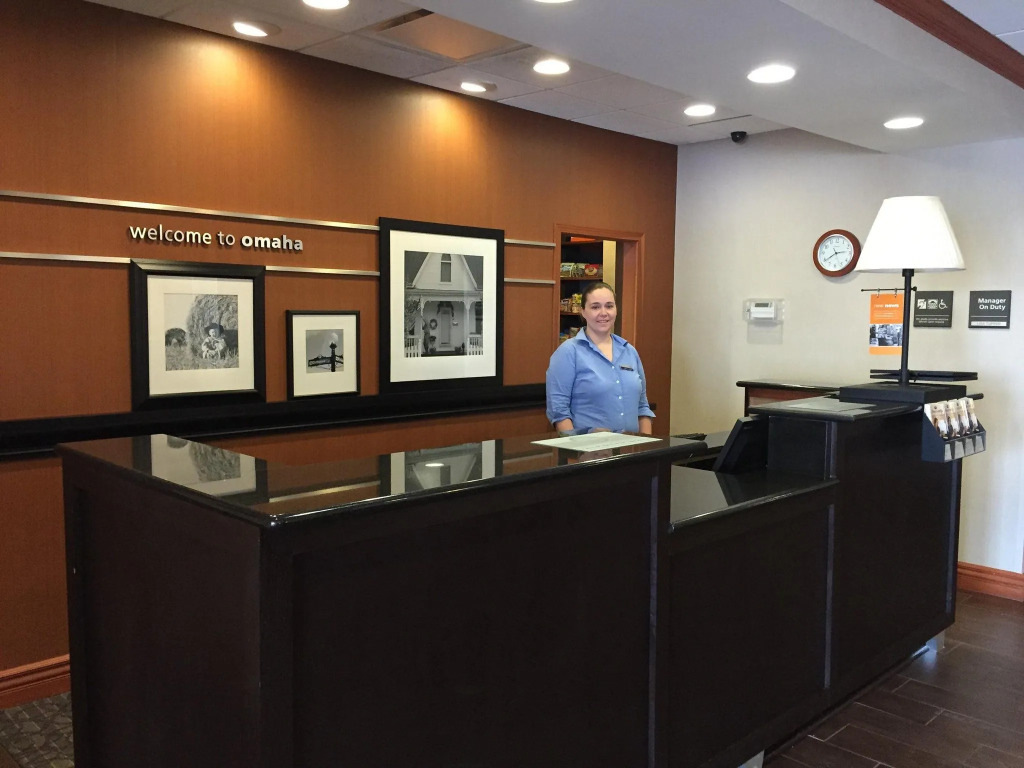 Newly Renovated Hampton Inn Omaha West Lakeside