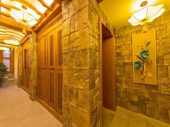Qinshi Mingyue Xiangting Inn
