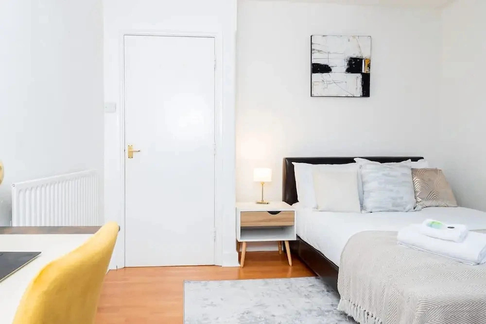 Free Parking 1 Bedroom Flat Sleeps 4 Abingdon