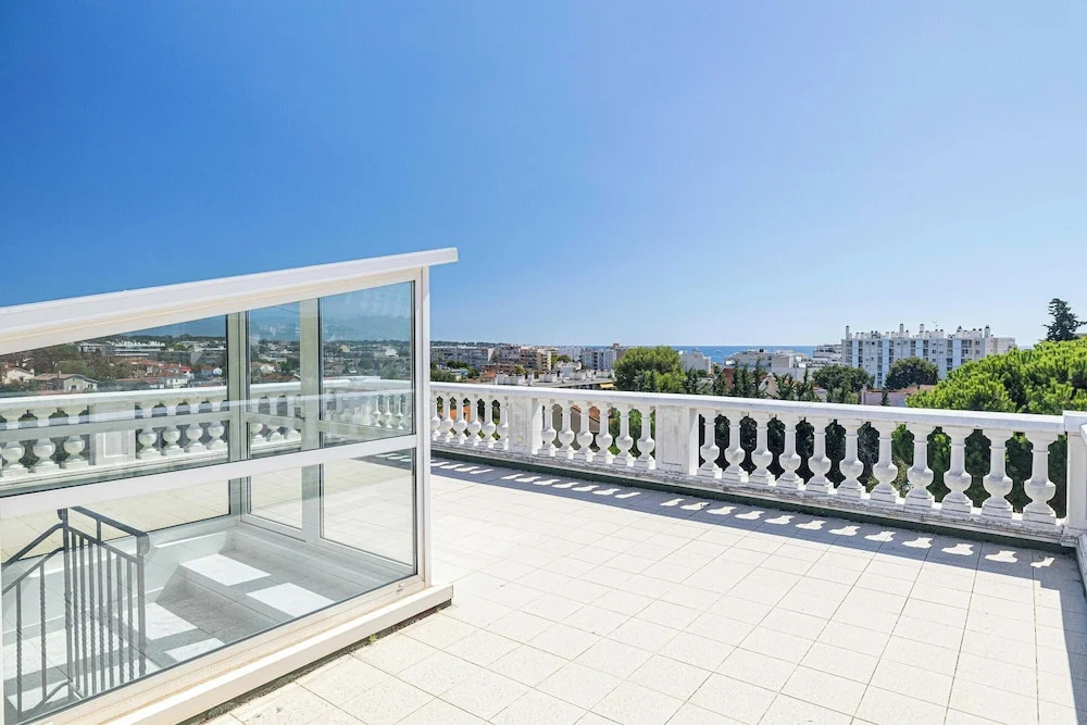 A c Villa 8BR 15P with Pool & Tennis - Antibes