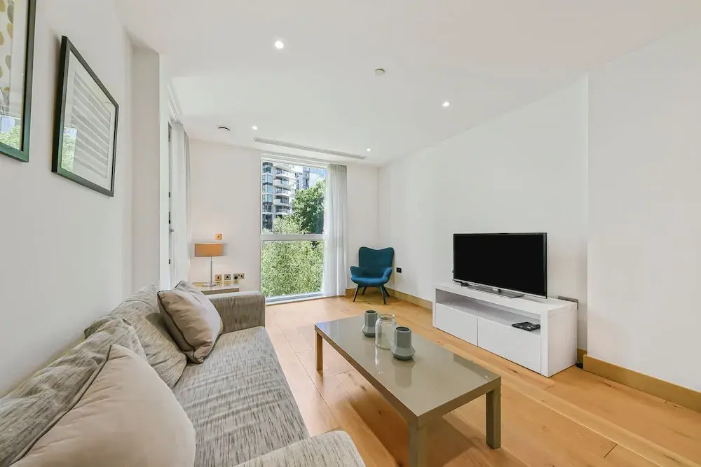Paddington Ex LUX Flat