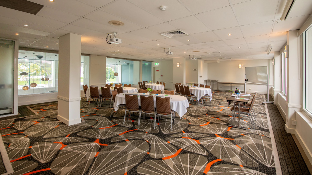 Cairns Harbourside Hotel