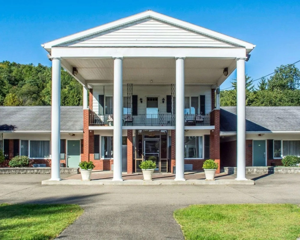 Best Western Marshall Manor
