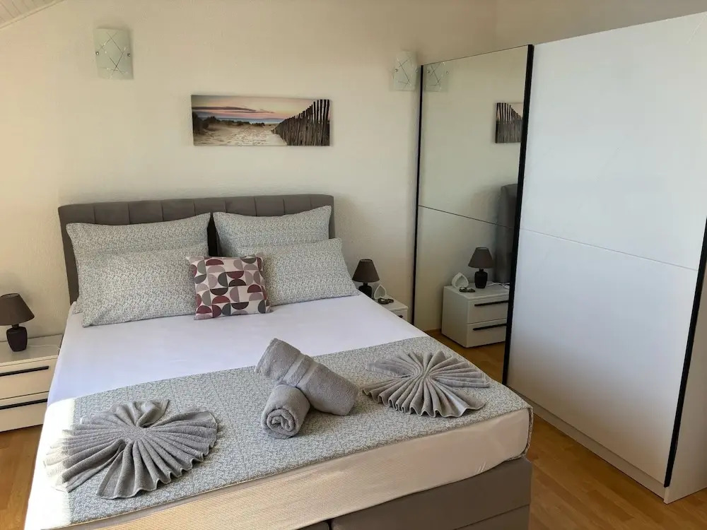 Indys Beach Apartments