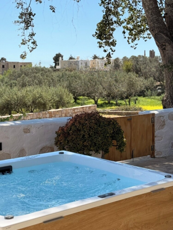Arethousa House