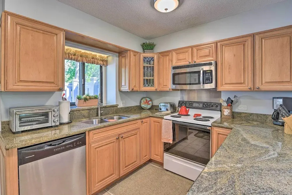 Hilton Head Resort Villa - 200 Yards From Beach!