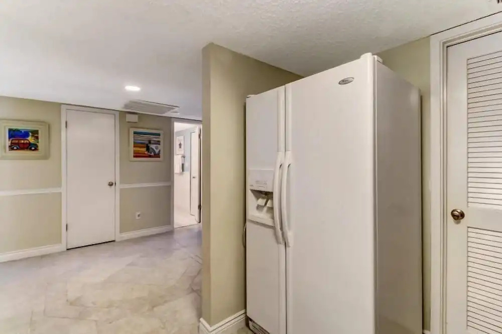 2126 Beachwood