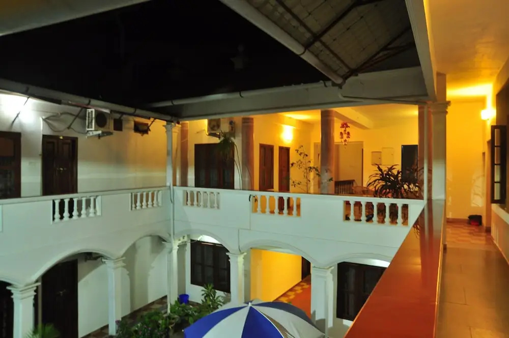 Tom's Old Mansion