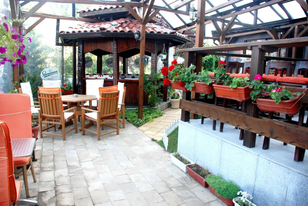 Elegant Lux Hotel