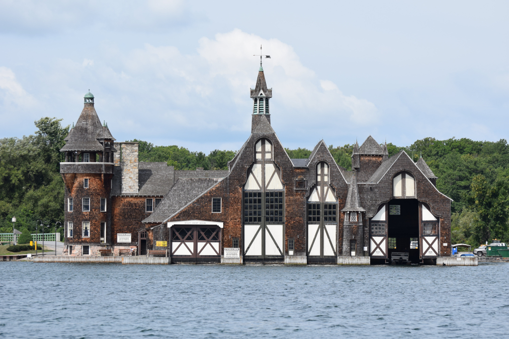 Holiday Inn Express Hotel & Suites Watertown - Thousand Islands by IHG