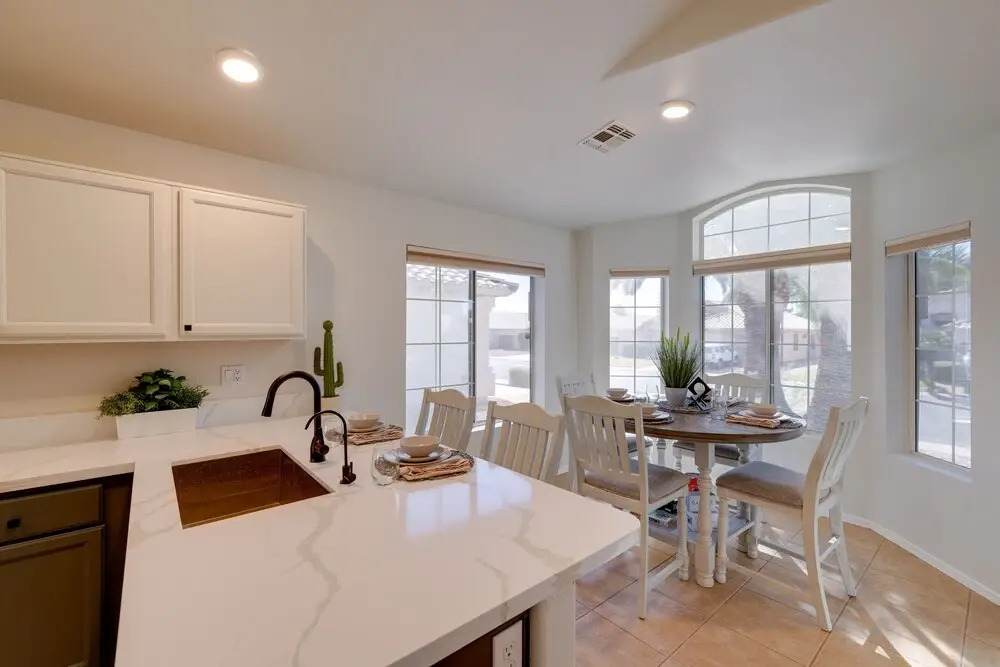 Golf Course View! Dog-friendly Retreat in Glendale
