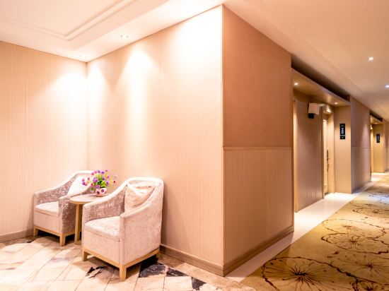 Yajing Holiday Hotel (Zunyi Haier Avenue Dongxin Rainbow City)