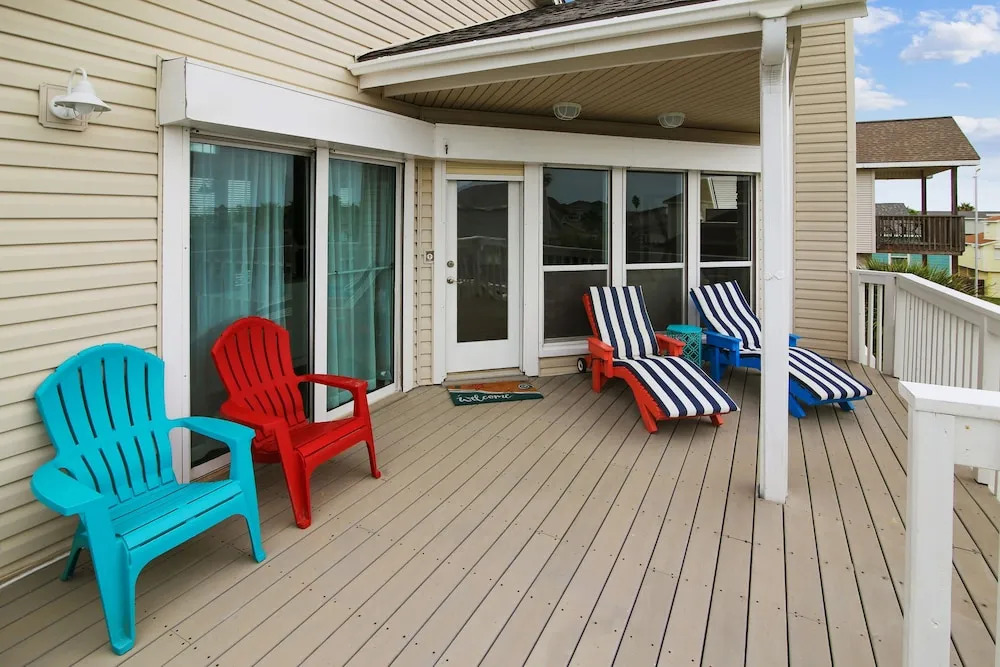 Pelican Paradise West 3 Bedroom Home