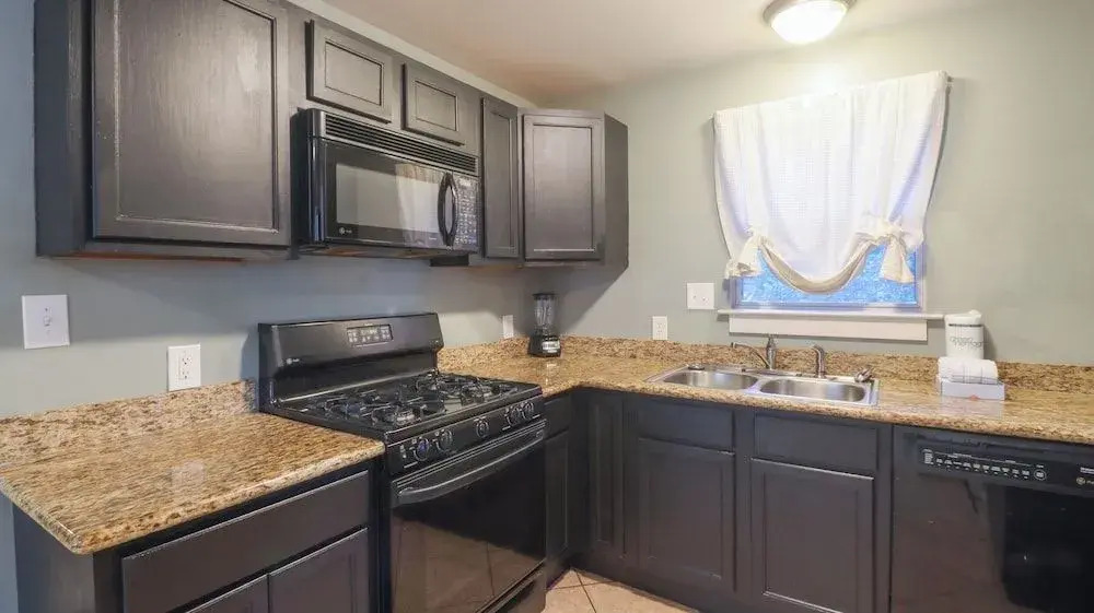 Delightful 2-bedroom, 1-bath Home Near Biloxi's Scenic Back Bay