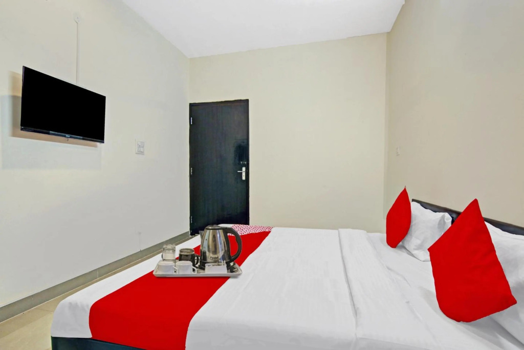 OYO Flagship 70330 Mohan Villa