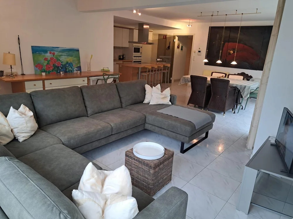 Central Apartment Near the Beach