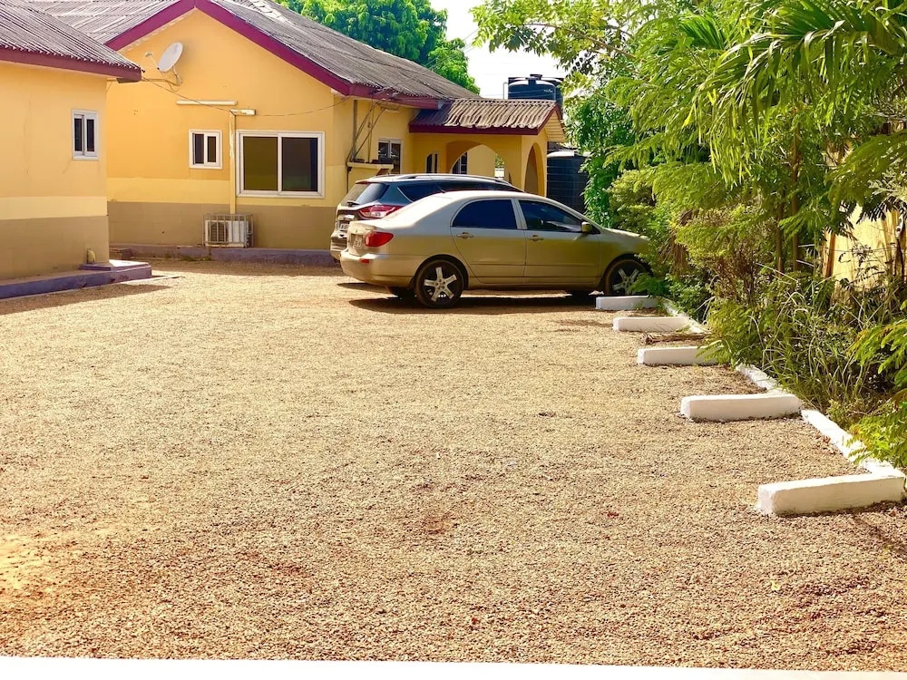 Sundowner Lodge