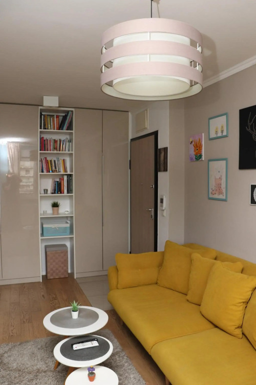 New elegant apartment with free parking and wifi