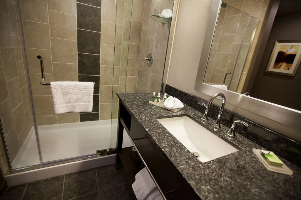 Mohegan Pennsylvania Casino Resort - Adults Only 21+