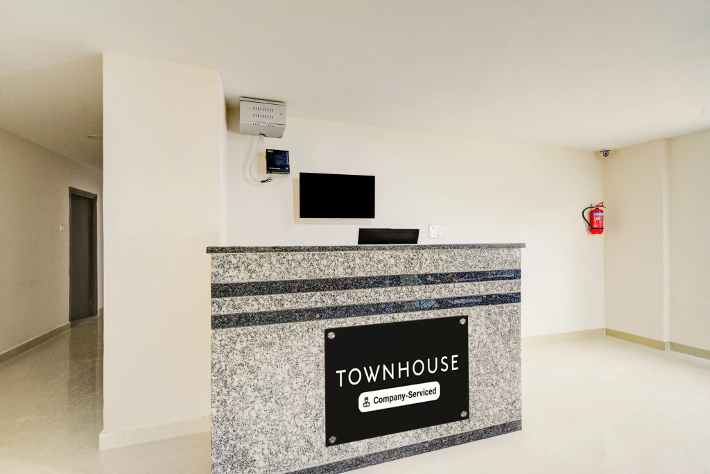 Super Townhouse Golden Temple Manikonda