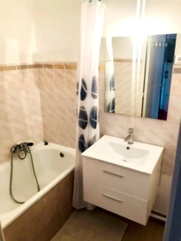 Apartment with 2 Bedrooms in Fréjus, with Pool Access And Enclosed Garden - 100 M From the Beach