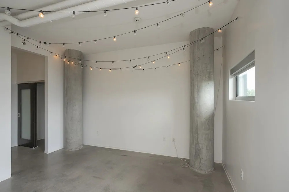 Unfurnished Condo | Amazing Layout with Balcony and In-building Storage Unit