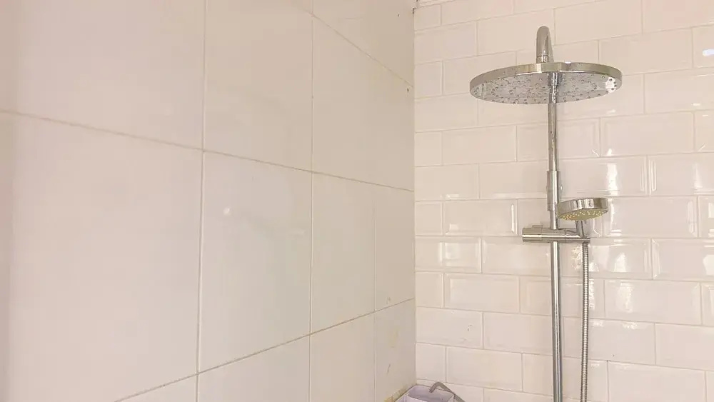 Modern Look 2Br At Puri Garden Apartment