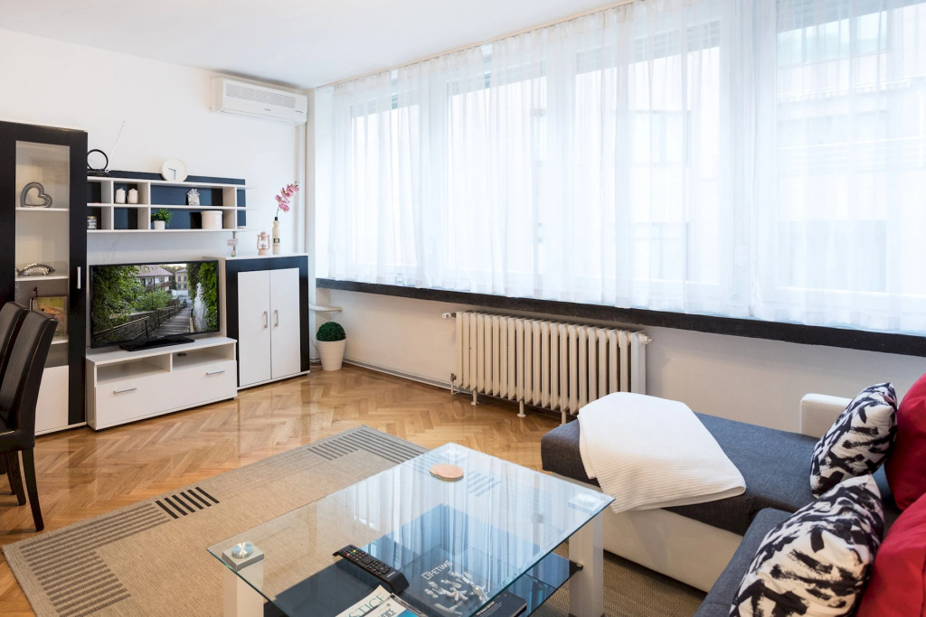 Modern Apartment few Steps From Main Square!