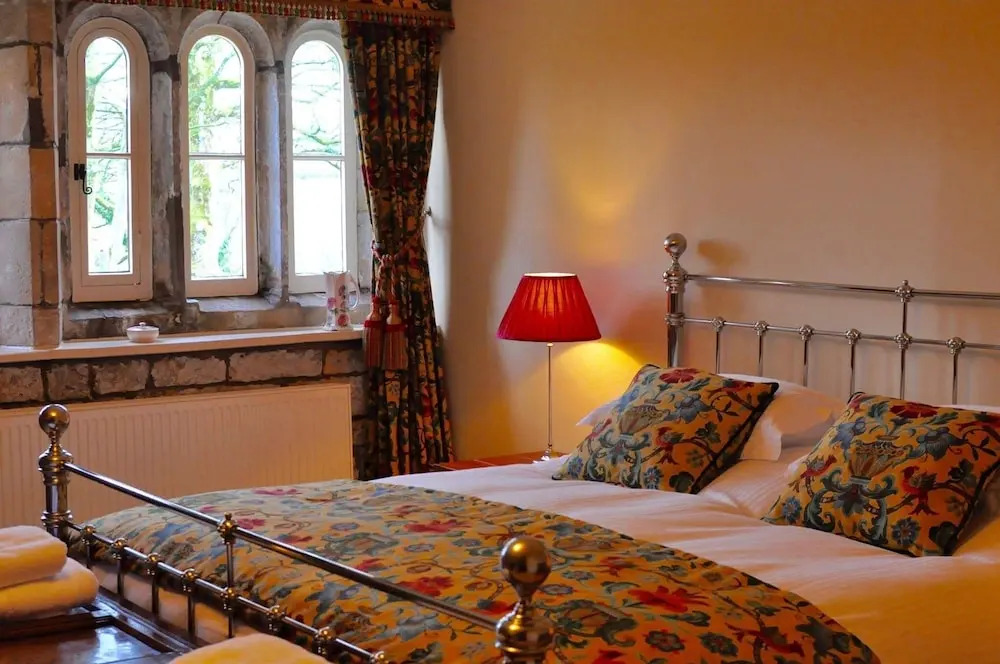 Hurstwood Hall