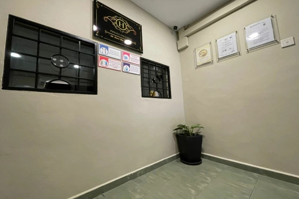 OYO 90338 Prima Saujana Budget Hotel
