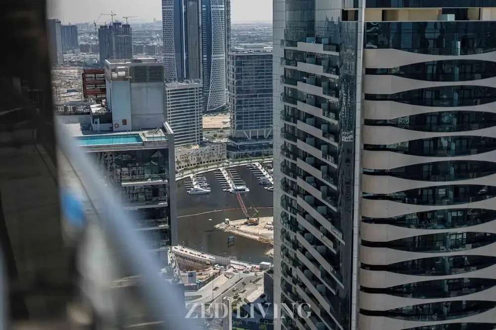 Downtown Dubai | Walk to Dubai Mall + Burj Views