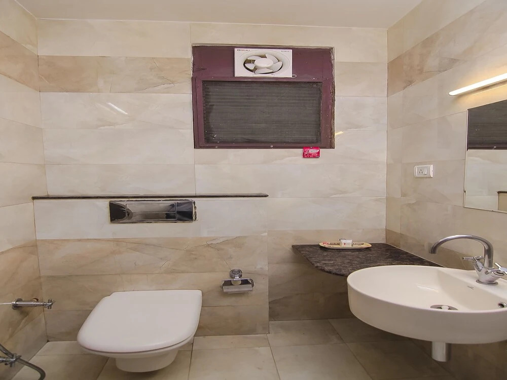 OYO 15088 Amrit Greens Hotel & Banquets