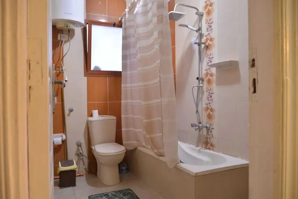 Charming 3-bedroom Apartment in Alexandria With City View