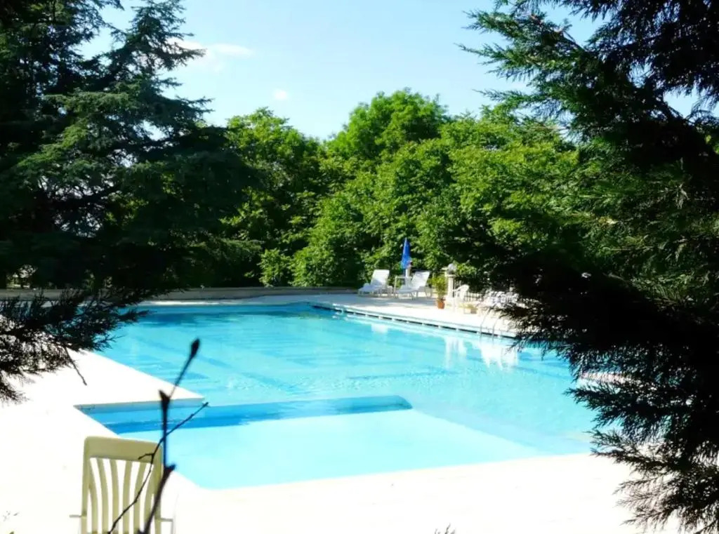 Maison de 2 chambres avec piscine partagee jardin amenage et wifi a Carlucet