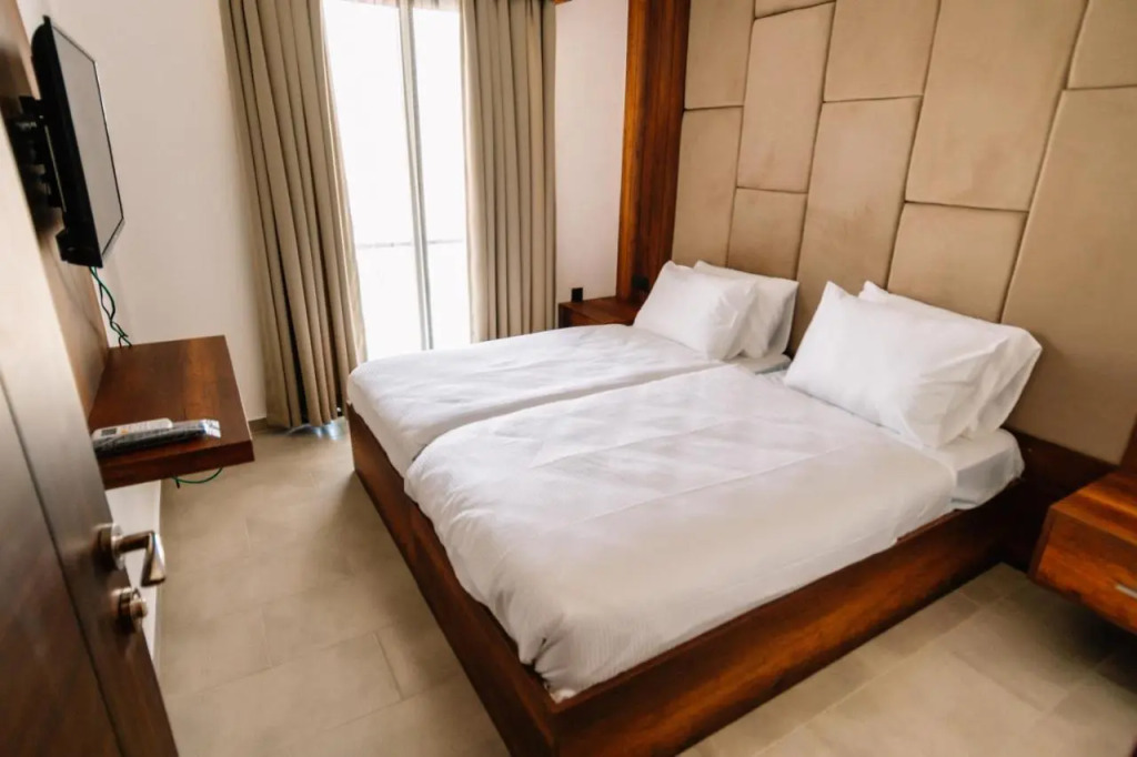 Cezar's Airport Hotel