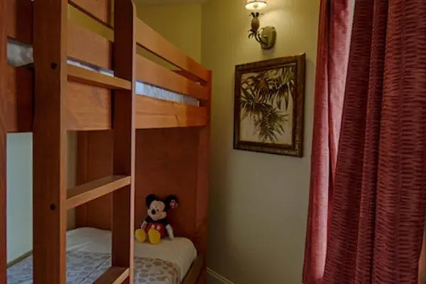 Penthouse Close to Disney area and Malls water view