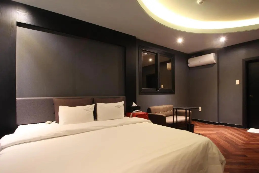 French Code Hotel