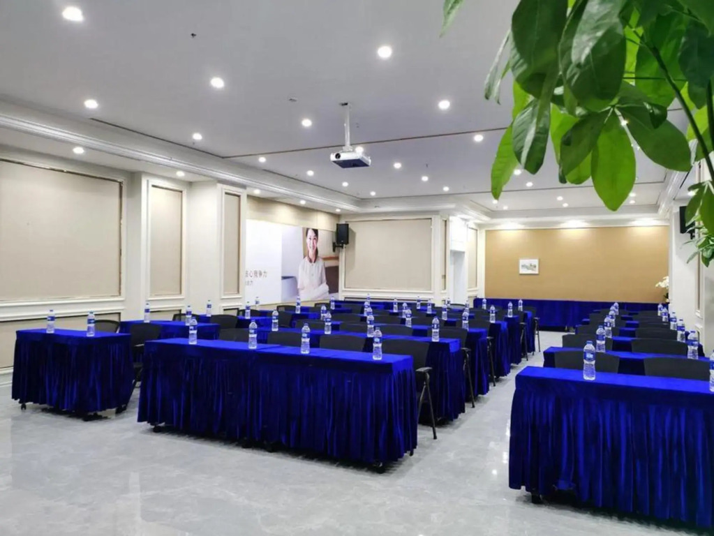 Homeinn Selected Hotel (Tongliao Wanda Plaza)